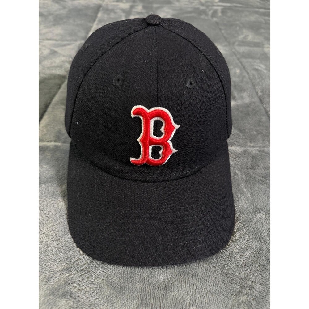 Boston Red Sox New Era 39THIRTY Hat Black Red Boston Logo Flex Fit Small/Medium.